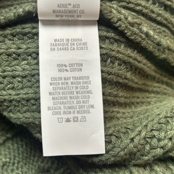 Aerie Oversized Chunky Cable Knit V-Neck Sage Green Sweater Size Large NWT - Picture 4 of 7